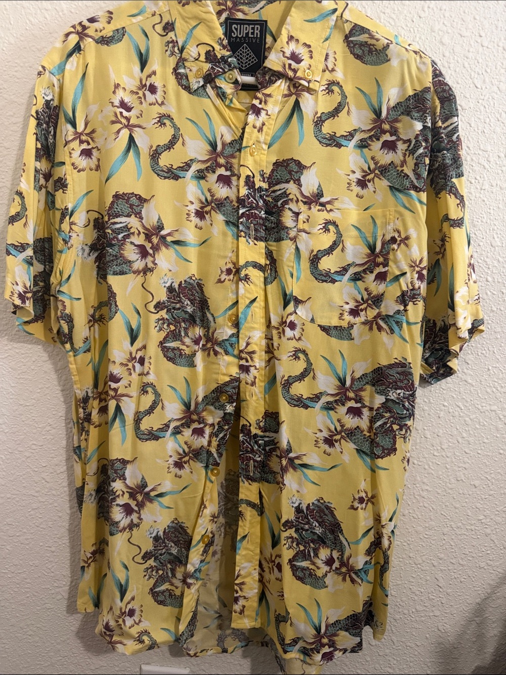 Super Massive Men's Yellow Pattern Short-Sleeve Shirt Medium